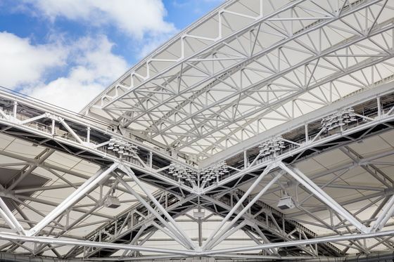 Khung thép chịu thời tiết với lắp đặt bằng bu-lông hoặc hàn và độ dốc mái có thể tùy chỉnh