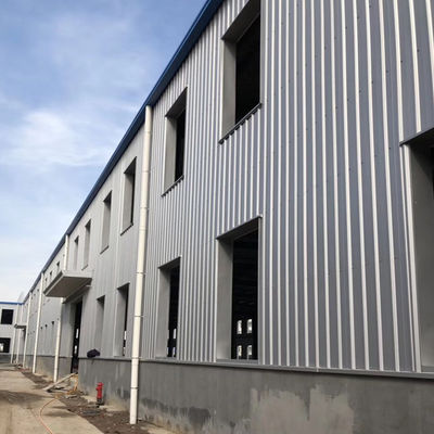 Nhà xưởng kết cấu thép nhẹ xây dựng nhanh bên trong và bên ngoài các đơn vị tự lưu trữ
