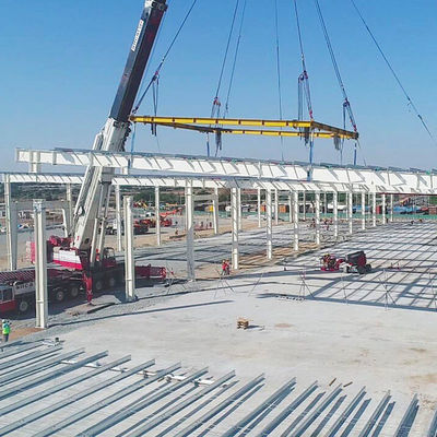 Nhà tiền chế tấm pin năng lượng mặt trời cho xưởng công nghiệp kết nối bằng bu-lông / hàn