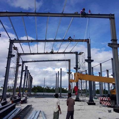 Các tòa nhà cấu trúc thép cacbon thô hoặc sơn công nghiệp