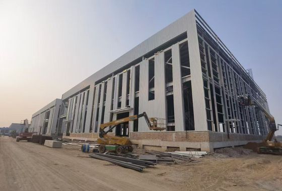 Khoang khung thép công nghiệp với chùm H và lớp phủ mái nhà sandwich