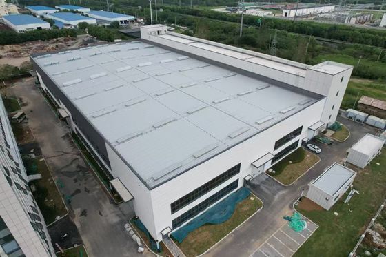 Xây dựng cấu trúc kim loại bền với bề mặt khung thép kẽm hoặc sơn