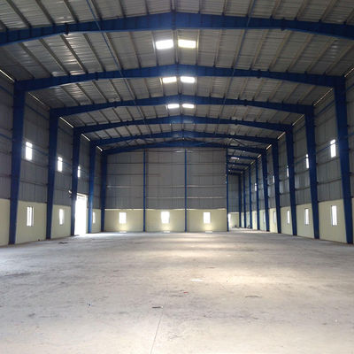 Nhà kho kết cấu thép với ốp tấm màu thép được chứng nhận CE