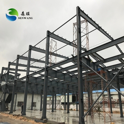 Nhà kho kết cấu thép tùy chỉnh với lớp hoàn thiện mạ kẽm và mái panel sandwich