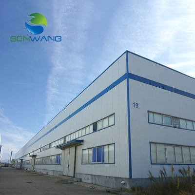 Nhà kho kết cấu thép tùy chỉnh với cửa panel sandwich ISO 9001