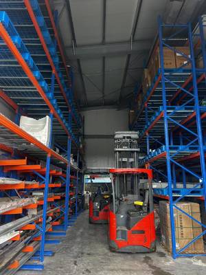 10% Roof Pitch ISO 9001 Certified Q355B Steel Structure Warehouse with CE Certification