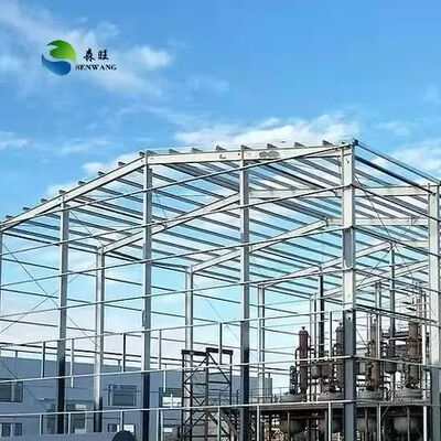 Nhà kho kết cấu thép với nền bê tông, cửa sổ khung PVC hoặc hợp kim nhôm, lắp đặt nhanh chóng