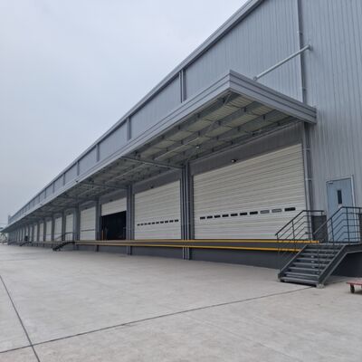 Bolt Connection Steel Structure Warehouse với tuổi thọ 50 năm và sơn chống ăn mòn cho kho lưu trữ công nghiệp