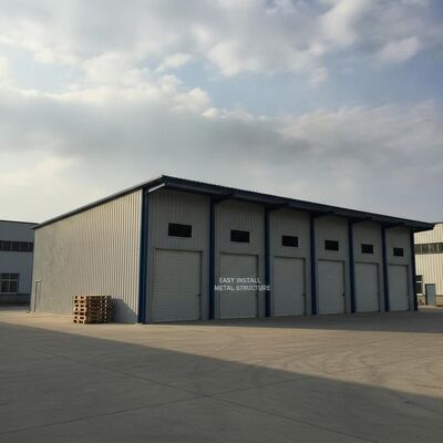 Tòa nhà lưu trữ thép mái phẳng Dễ cài đặt cấu trúc kim loại lý tưởng cho kho hàng thương mại và bảo vệ hàng hóa hàng loạt